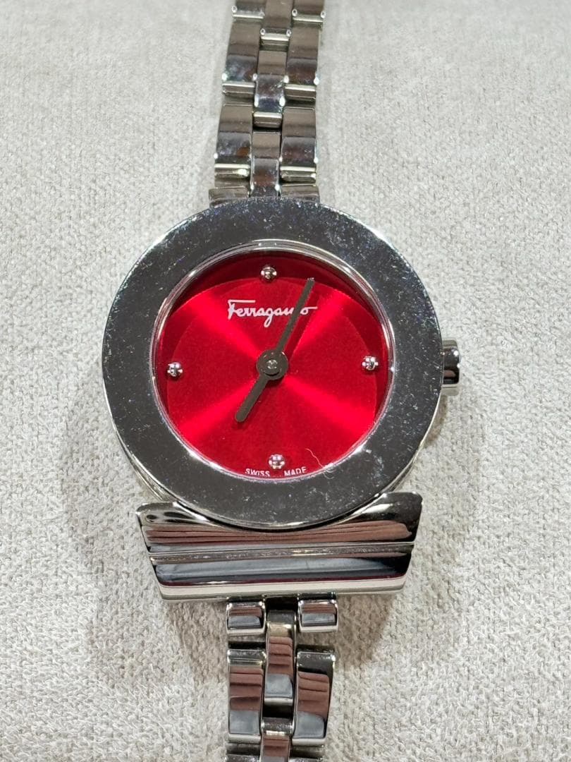 フェラガモ ガンチーニ 赤文字盤 動作品 FBF121807960248