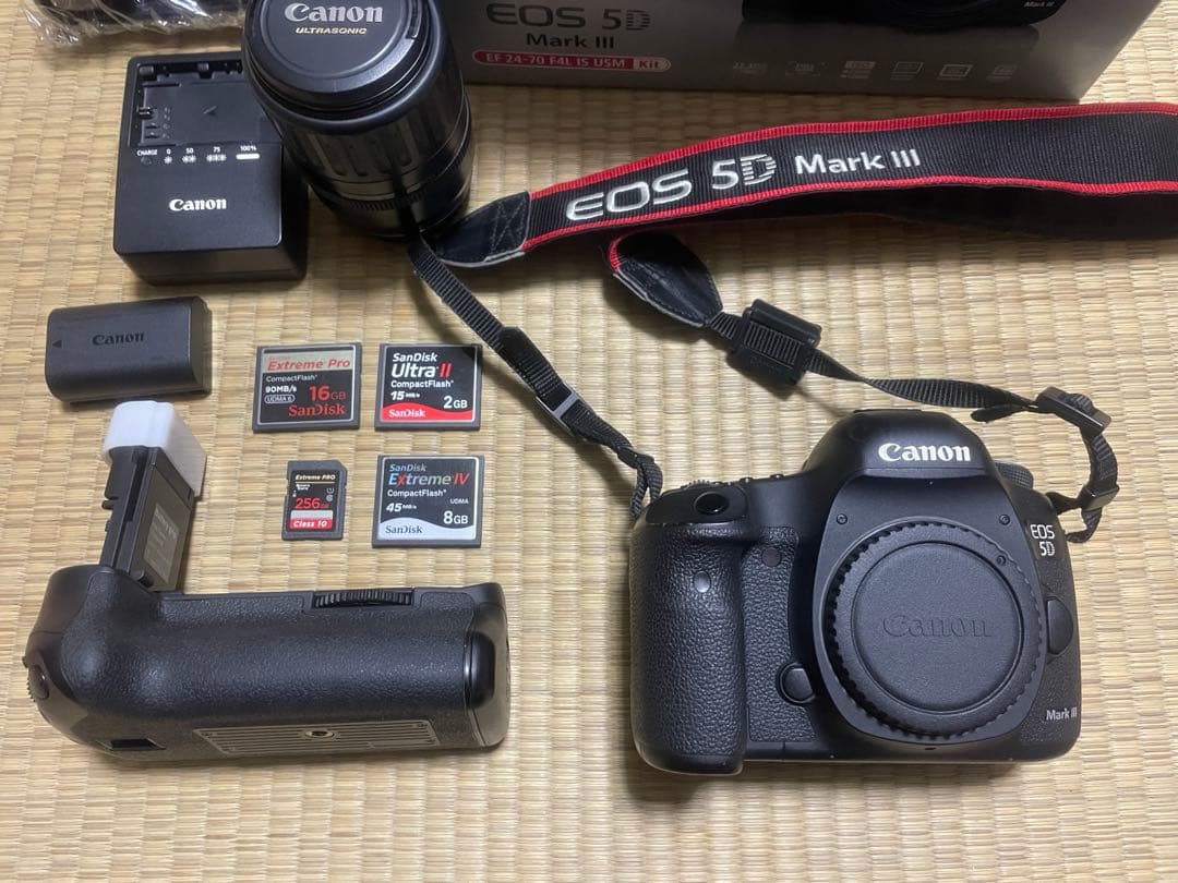 CANON EOS 5D MarkⅢ ＋バッテリーグリップ ＋ CFカード等付属