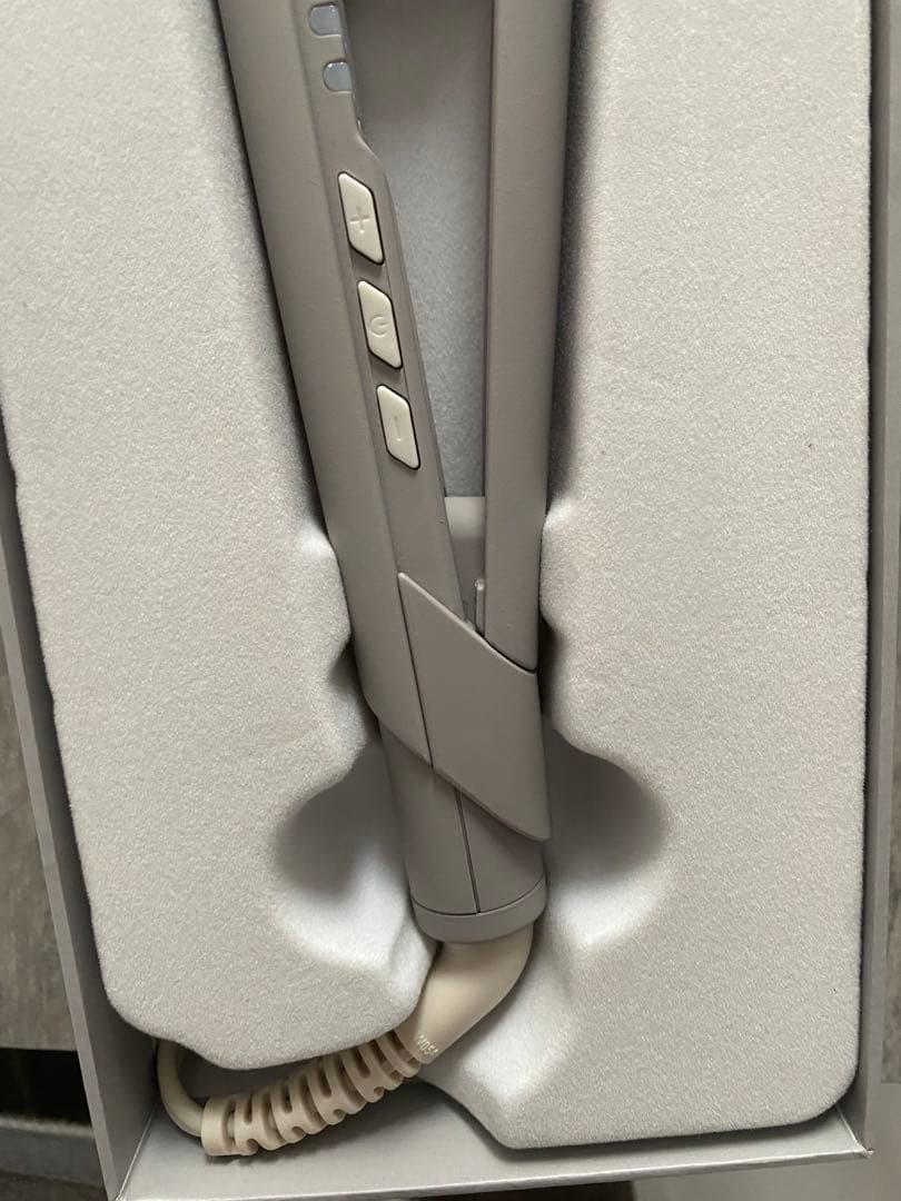 【新品同様】ラディアント　LITE　グレー　海外旅行可　ストレートアイロン　コテ