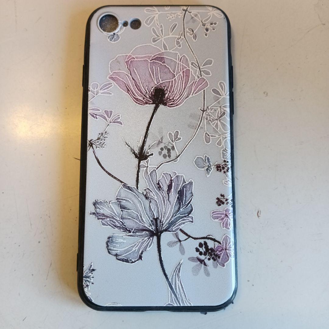 美品Apple iPhone8本体ホワイト バッテリー100%　付属品　箱付