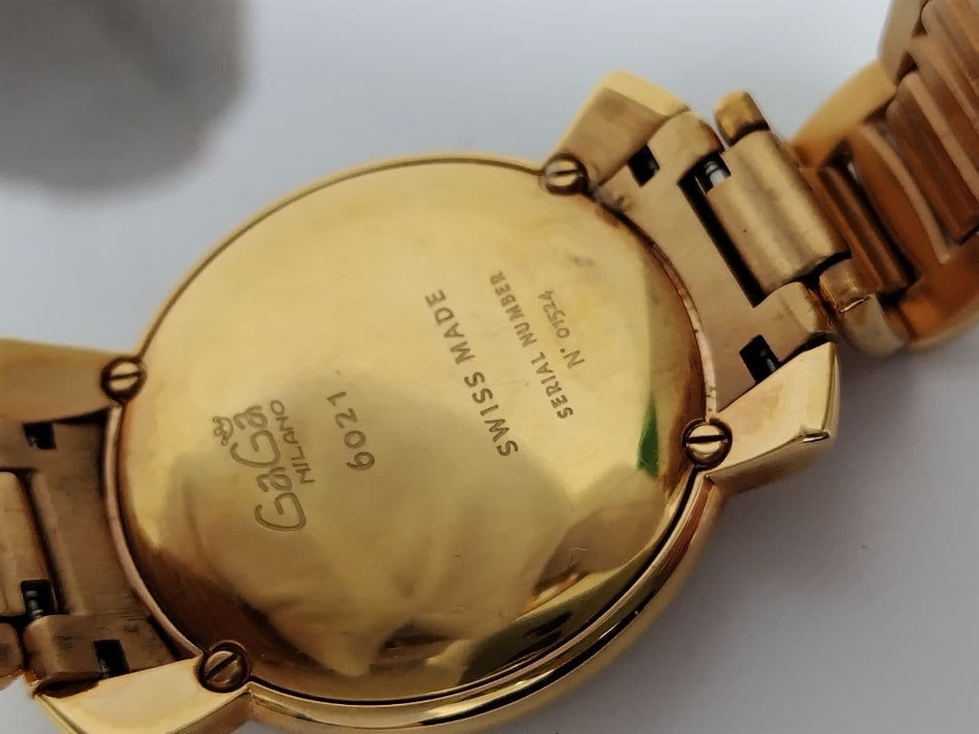 ジ*ビ様 GaGa ゴールド カラフル数字 時計