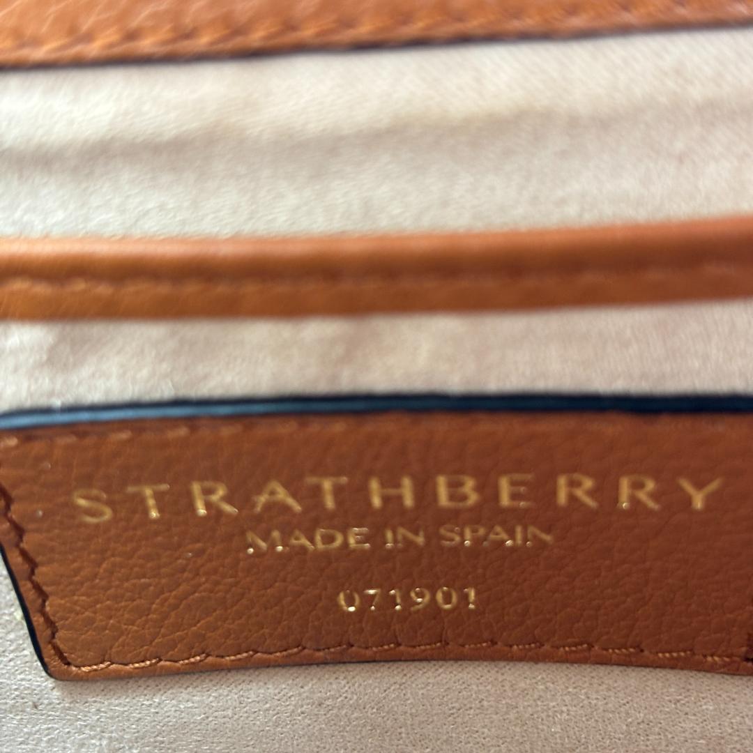 美品 ストラスベリー チェーンショルダーバッグ レザー ブラウン