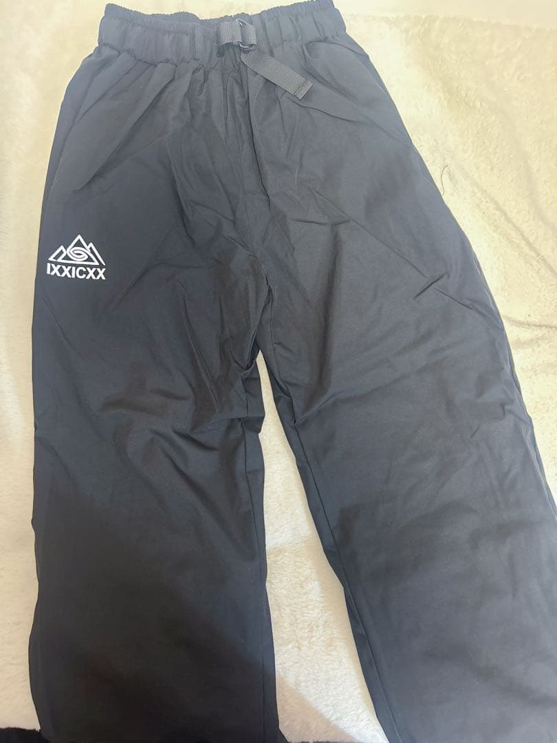 IXXICXX ブラックウィンドブレーカー