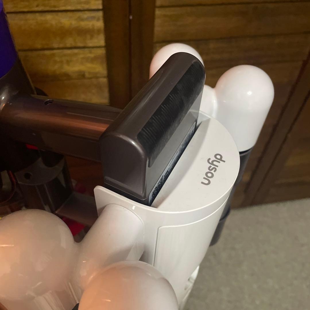 Dyson V10 fluffy クリーナー 本体 フルセット　長時間使える