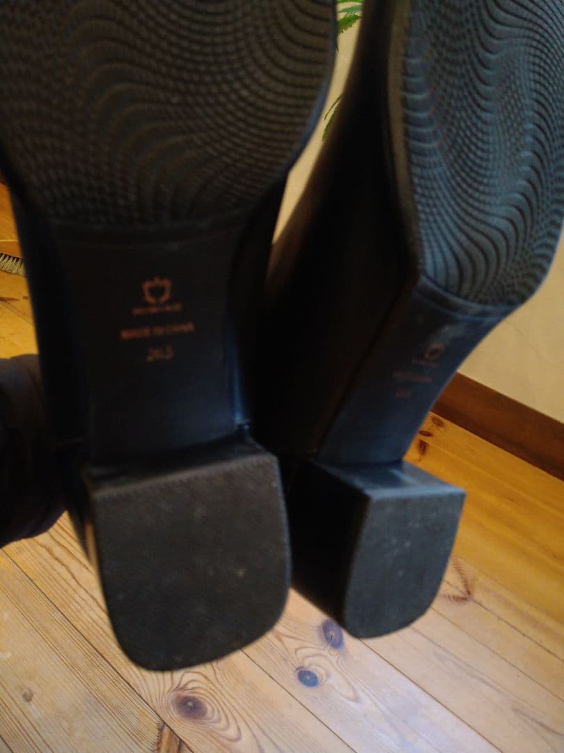 週末セール！卑弥呼HIMIKO　ブラックレザーショートブーツ　バックジッパー