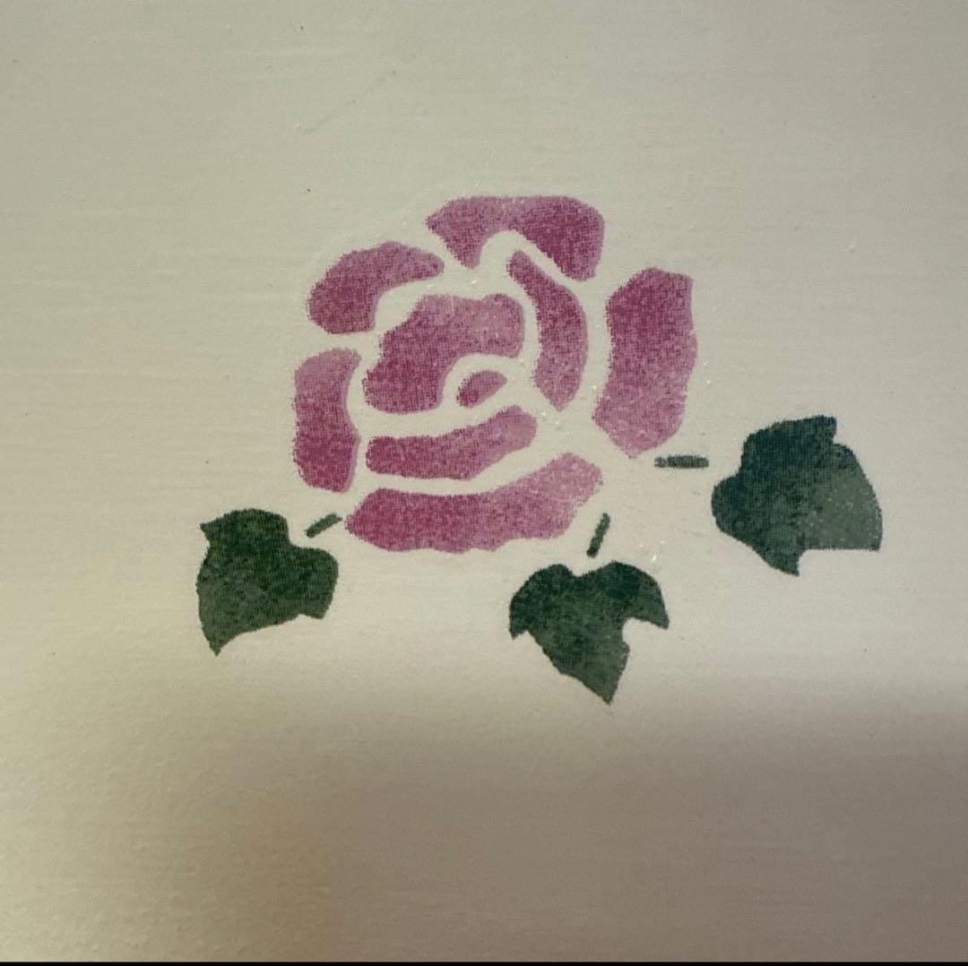 マニーローズの壁掛けキーフック　キッチンラック