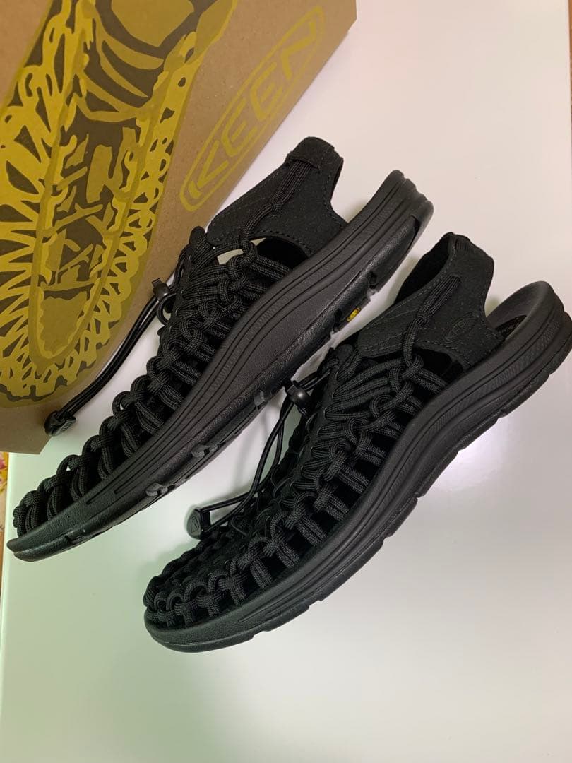 KEEN UNEEK キーン　ユニーク　サンダル24.5cm 黒　ブラック