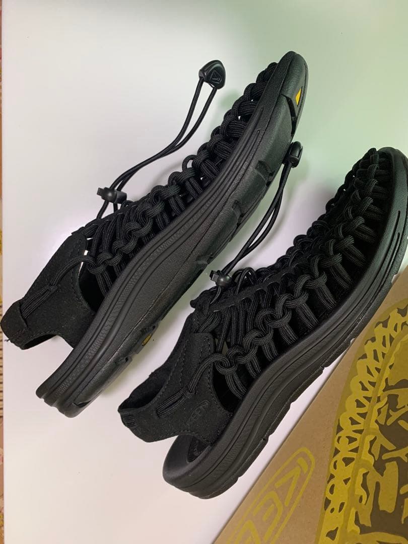 KEEN UNEEK キーン　ユニーク　サンダル24.5cm 黒　ブラック