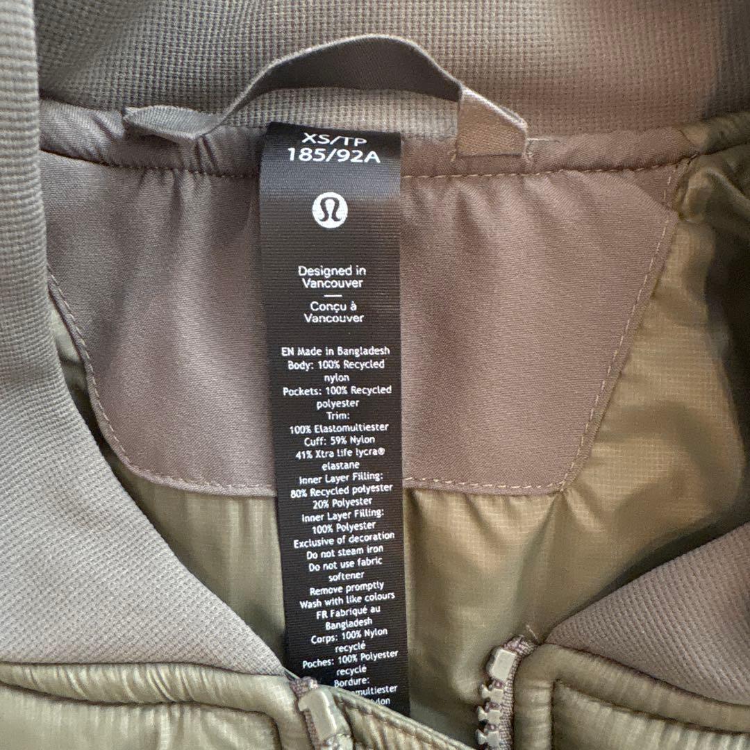 LuluLemon ダウンジャケット オリーブグリーン 男女兼用 定価3万円程！