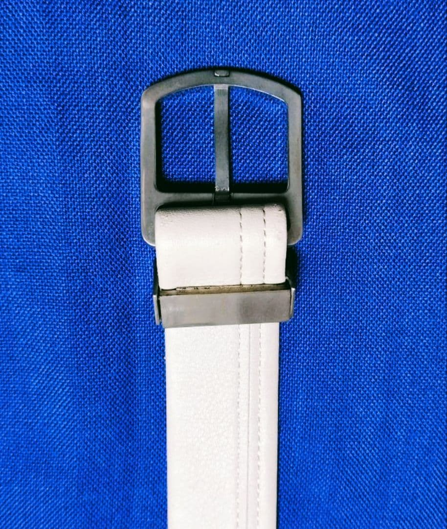 ✨特選品✨《LOEWE》✨ホワイト本革ベルト シルバーバックル 白ステッチベルト