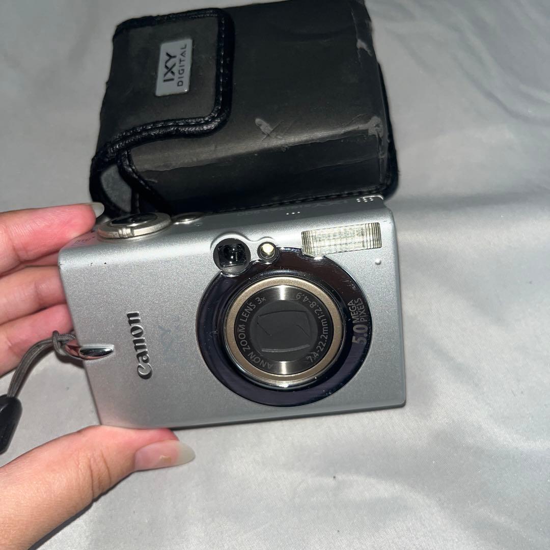 Canon IXY DIGITAL 5.0メガピクセル カメラ ケース付き