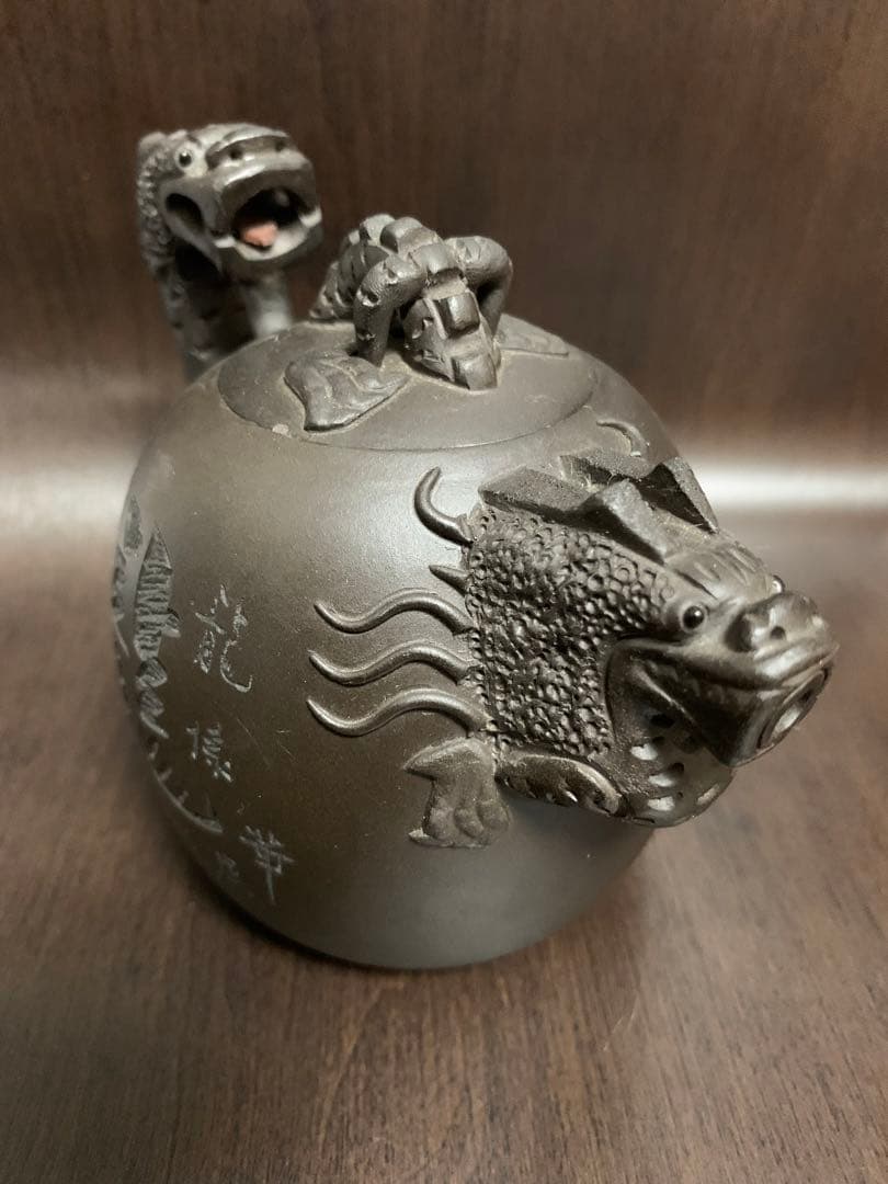《希少アンティーク品》《送料無料》⭐︎ 龍の急須　レリーフ彫刻　陶器♪⭐︎