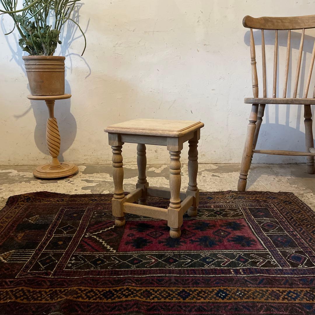 年末・年始SALE ビンテージ　サイドテーブル ベッドサイドテーブル　小　剥離