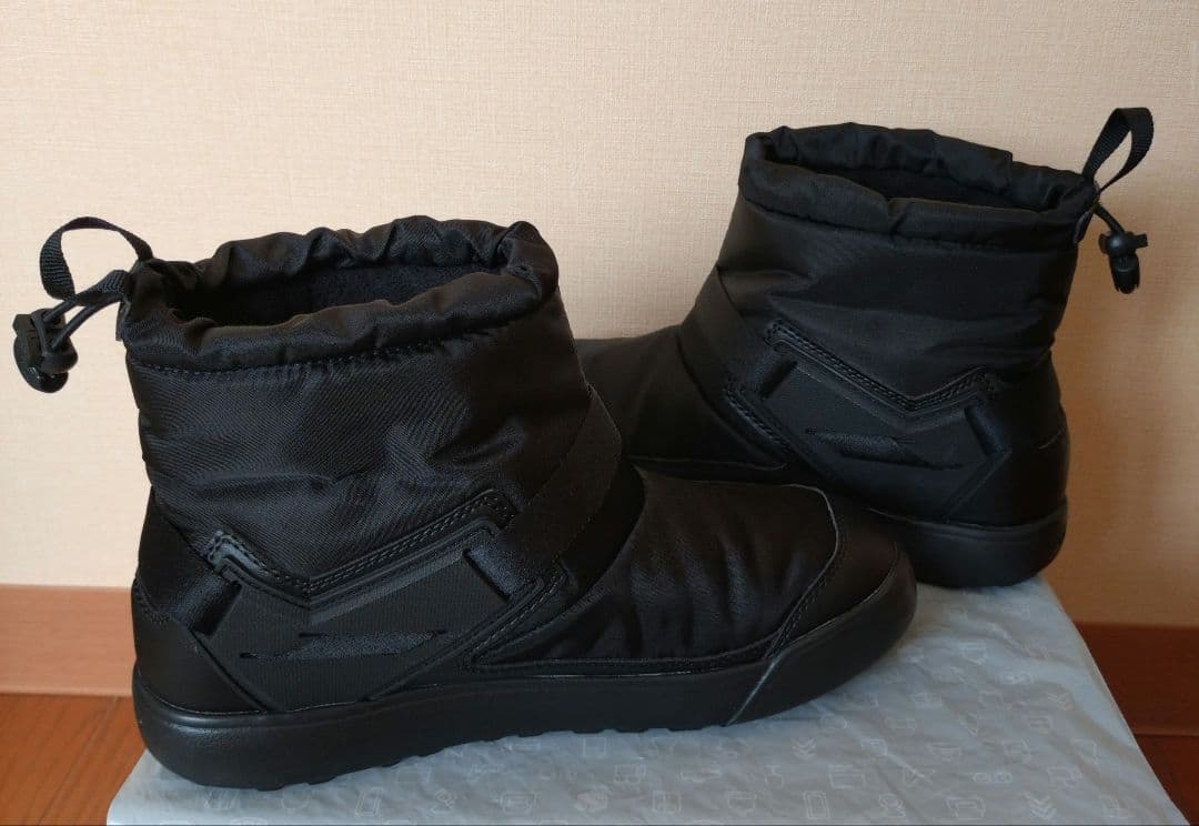 【美品】KEEN ウィメンズ フッドロメオ ミニブーツ ブラック