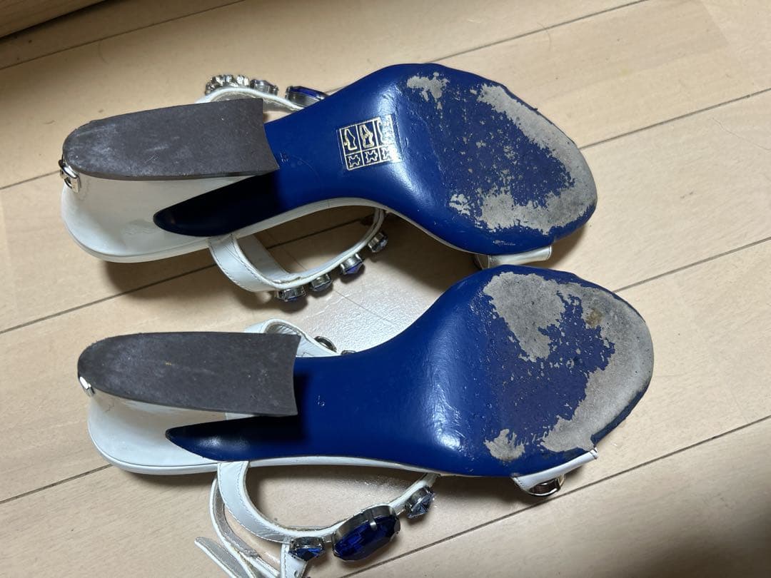 Dolce & Gabbana ホワイト ビジューサンダル