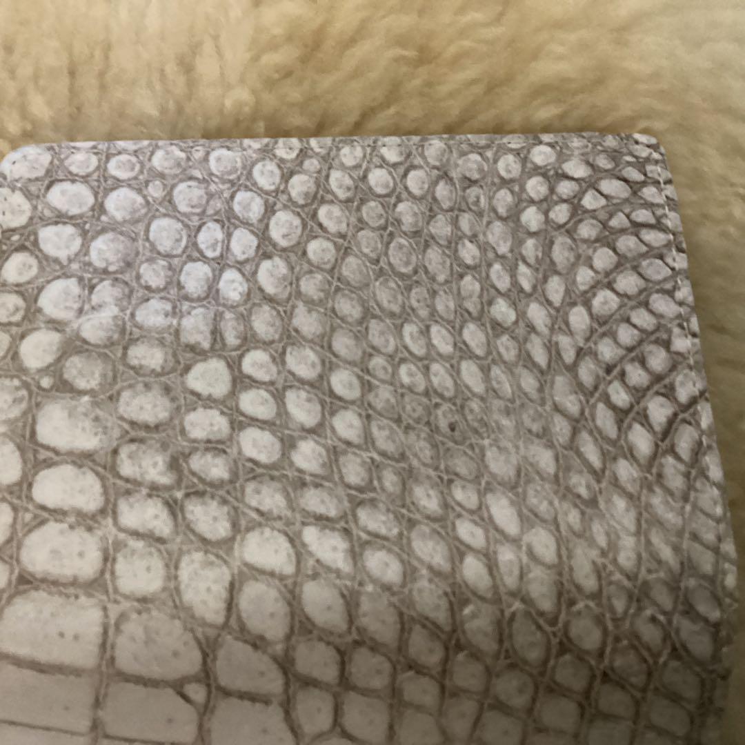 本物のワニ革パスポートカバーヒマラヤンホワイト