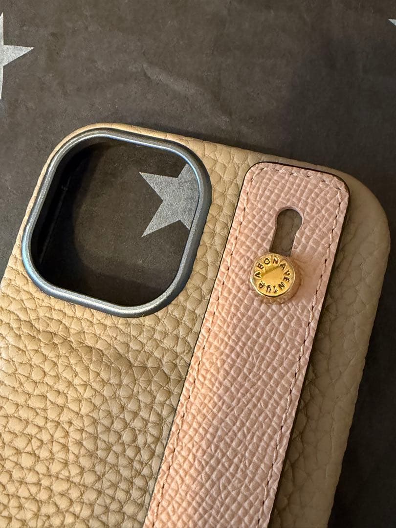 ボナベンチュラ♡iPhone15ケース♡美品♡グレージュ×シェル