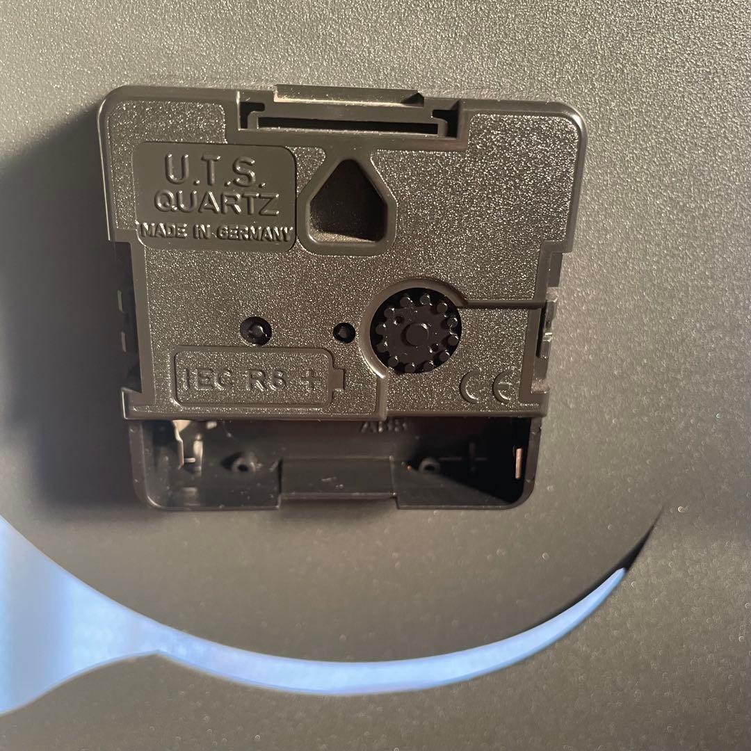 美品　アルティ・エ・メスティエリ　置時計　ブラック　かたつむり