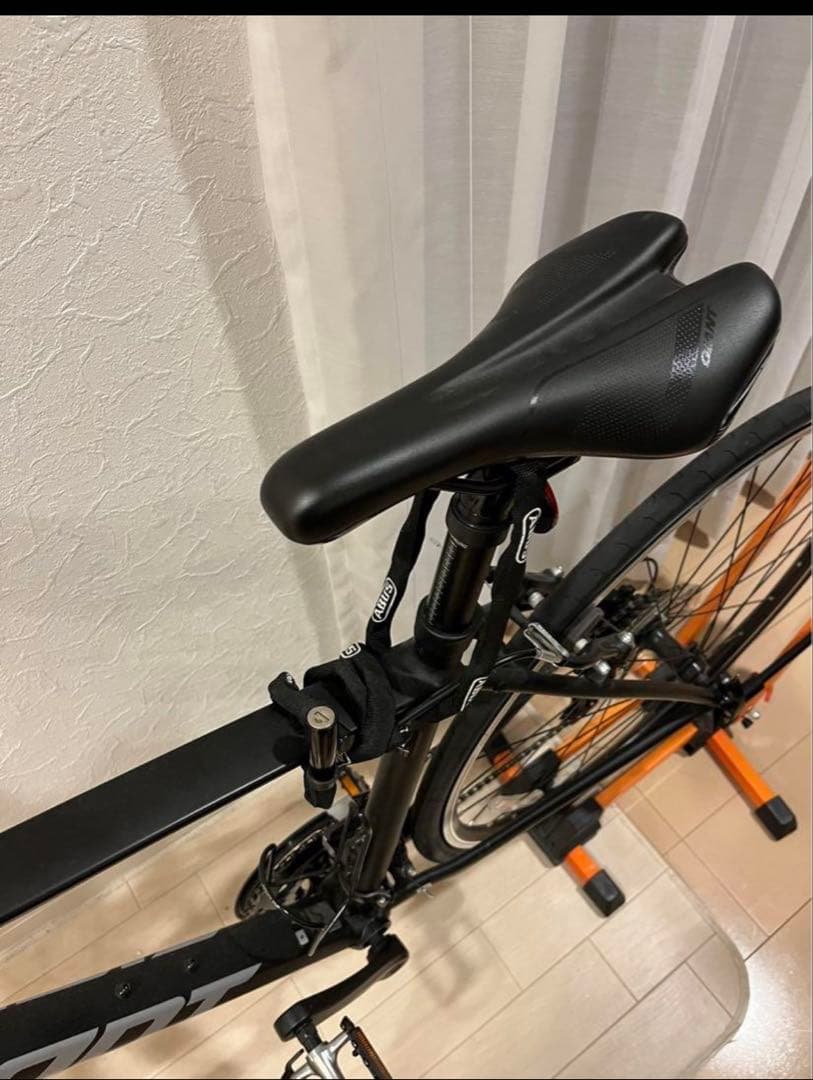 Giant クロスバイク マットブラック　エスケープ