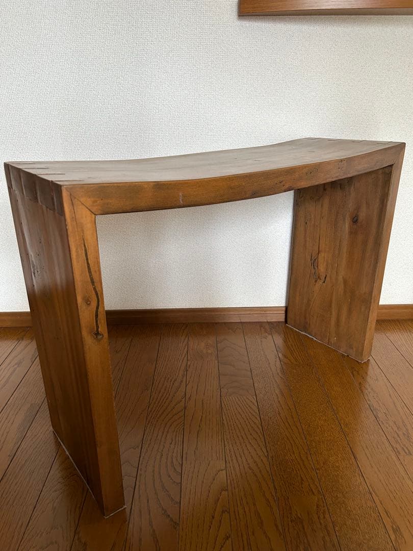 エントランスベンチ　玄関フロア靴脱ぎ椅子　手荷物一時置き　曲木コンソールテーブル