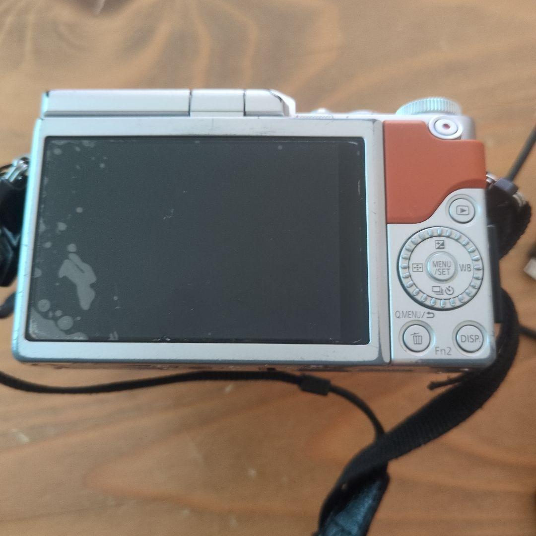 値下げ！Panasonic LUMIX DC-GF10 デジタルカメラ本体充電器
