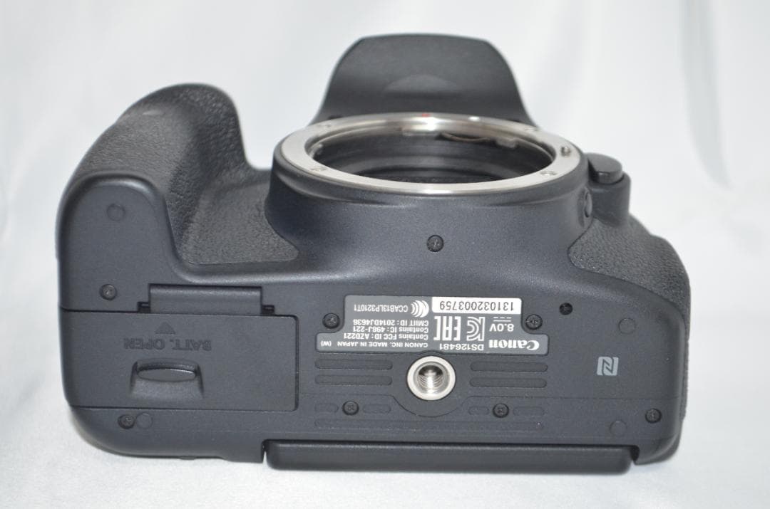 美品 Canon キャノン EOS 8000D レンズキット