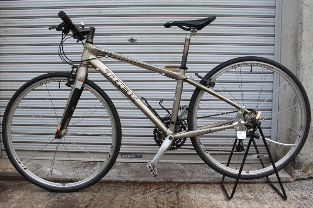 引き取り限定♪人気のTREK♪7.5FX♪カーボンフォーク♪軽量モデル♪