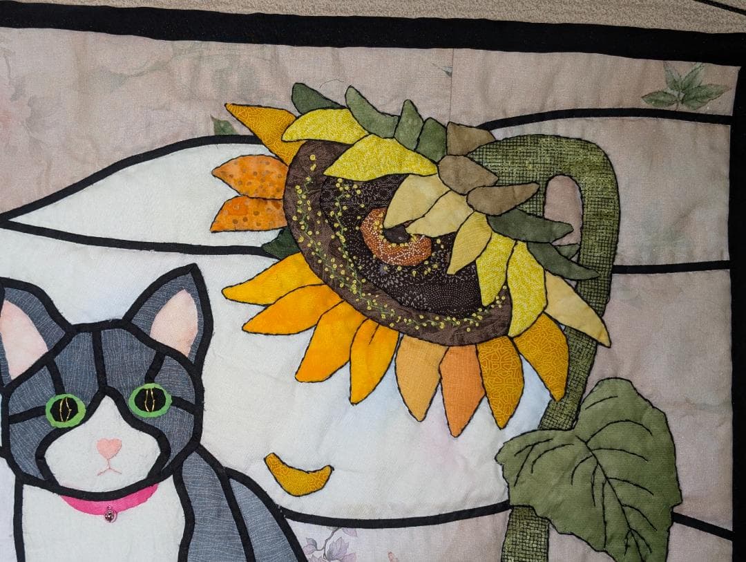 ハンドメイド ステンドグラスキルトタペストリー　猫とひまわり