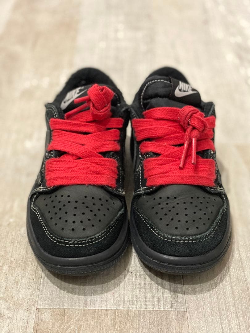 Travis Scott × Nike TD Blackphantom 17.5