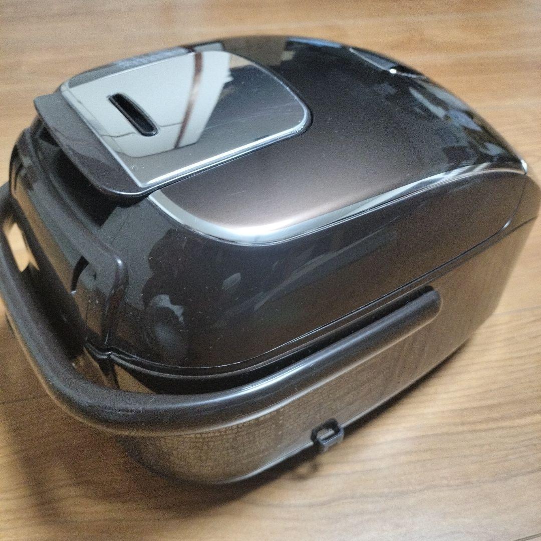 象印　ZOJIRUSHI　圧力IH炊飯ジャー 【極め炊き】2021年製　３合炊き