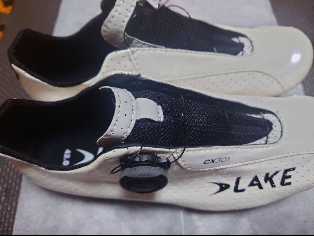 定価44000円　165g超軽量LAKE CX301 シューズ 26.5cm