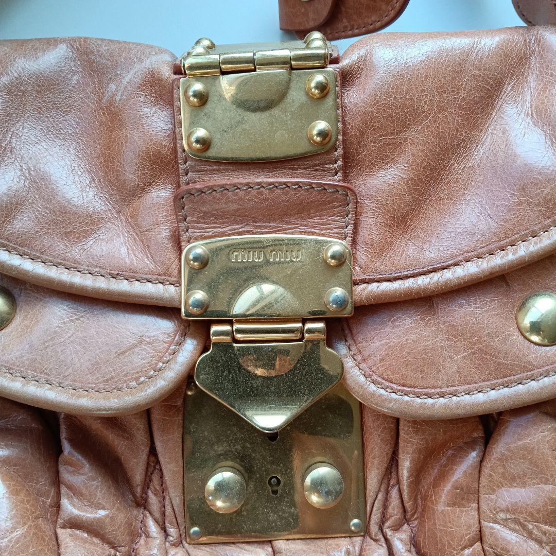 miu miu ピンクレザーショルダーバッグ　ハンドバッグ