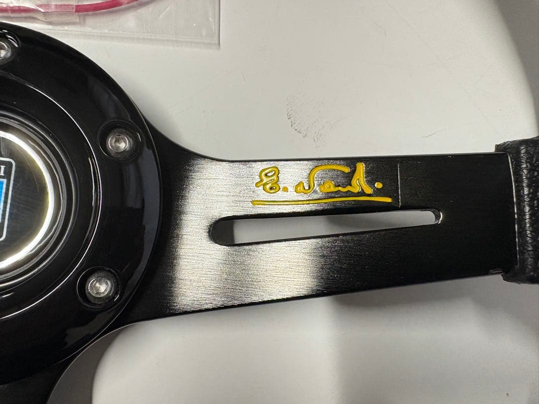 ステアリング14インチ　ほぼ新品