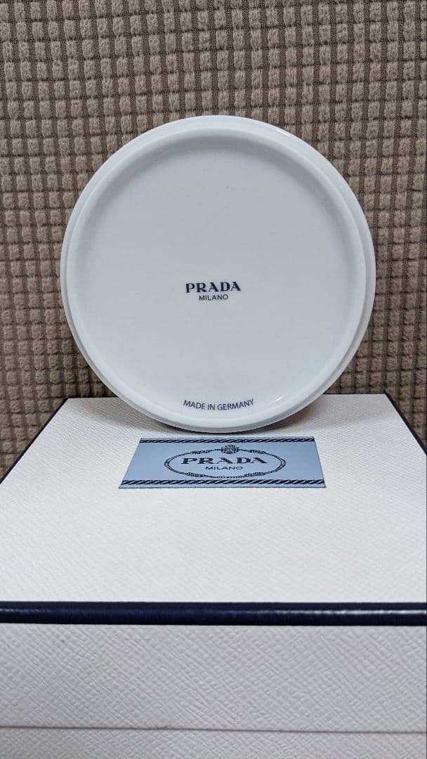 PRADA　ジュエリーボックス♪　ポーセリン　　箱あり　新品未使用　陶器