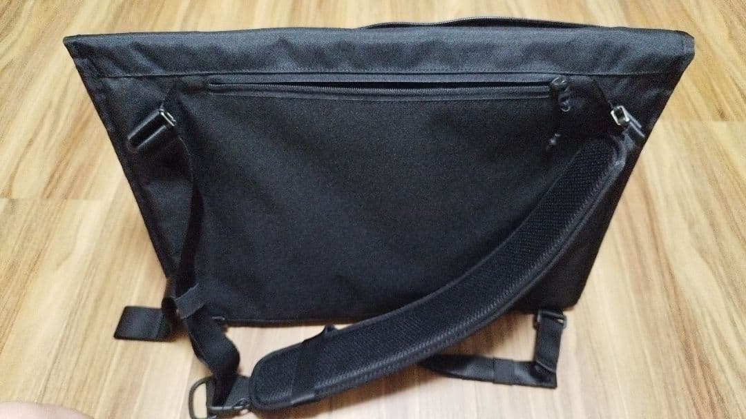 ワイルドシングス Wild Things メッセンジャーバッグ