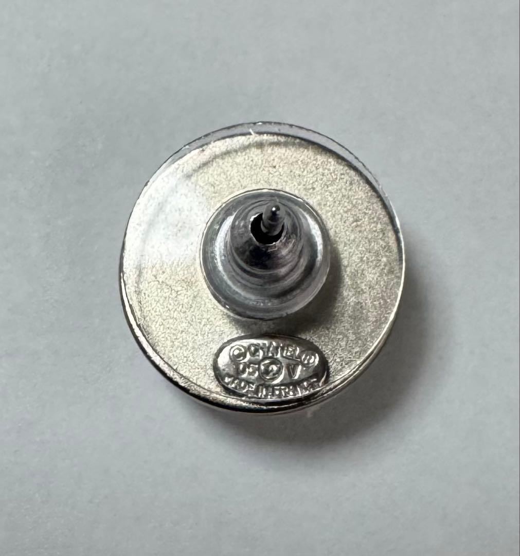 【CHANEL】ロゴ入り片耳用ピアス