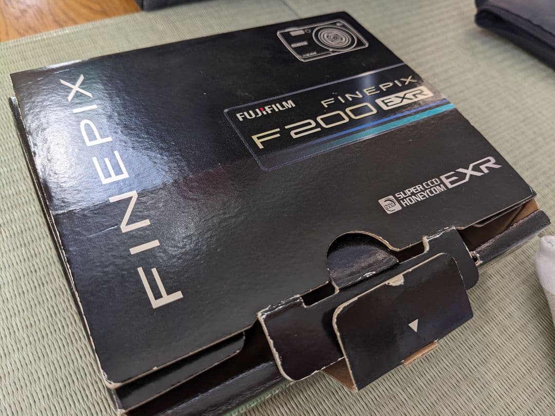 富士フイルム FinePix F200EXR