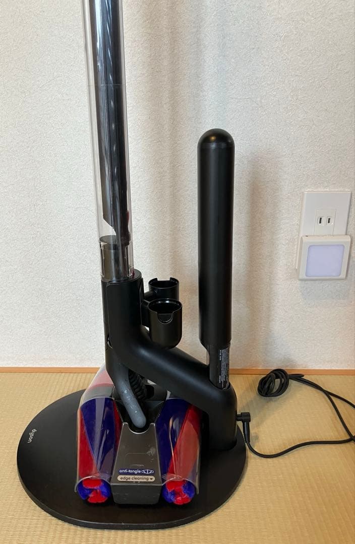 予備バッテリー付 DysonPencilVac Fluffycones SV50