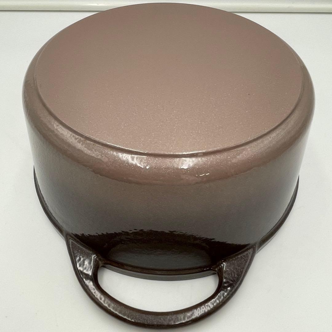 美品　VERMICULAR オーブンポットラウンド22cm パールブラウン