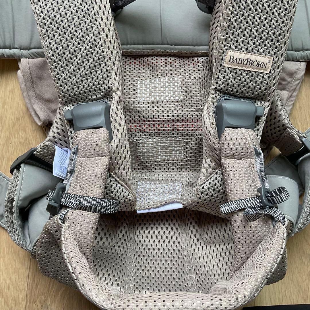 美品 ベビービョルン ワンカイエアー グレーベージュ 抱っこ紐