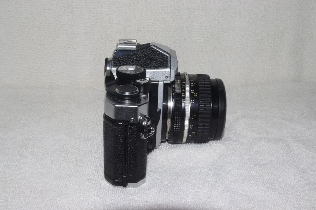 Nikon newFM2 後期型 ボディ+単焦点レンズ