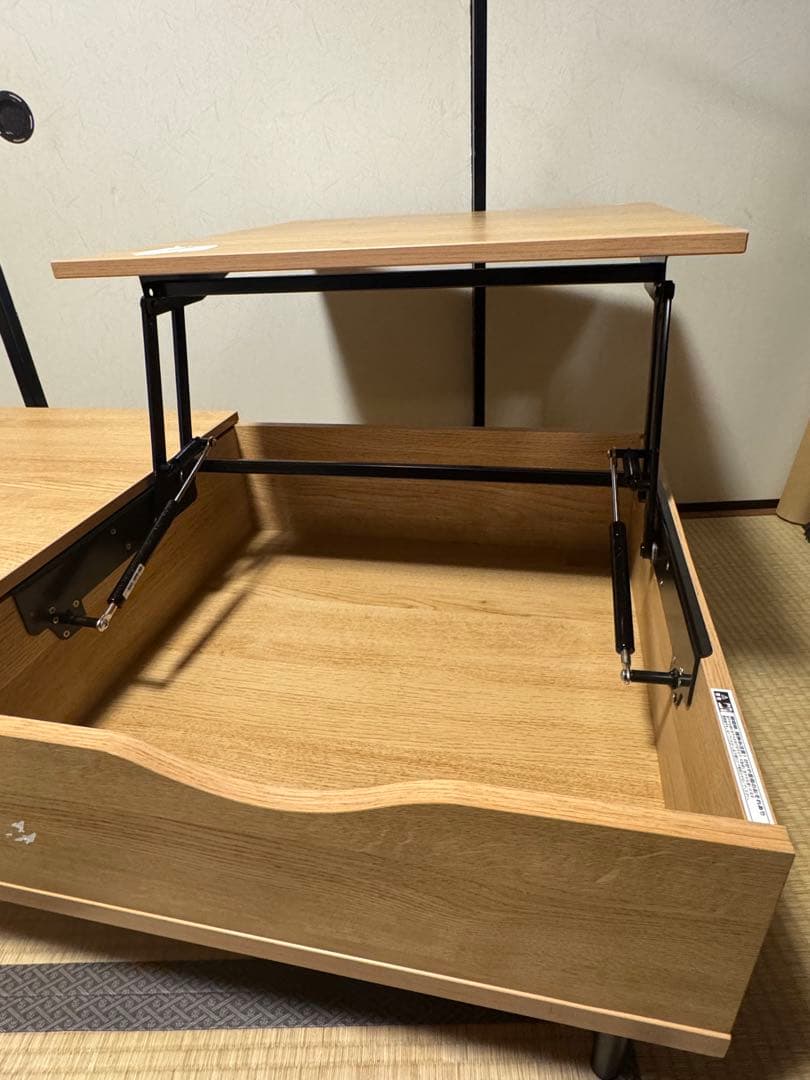 ニトリ　昇降リビングテーブル　リフティ　化粧シート剥がれあり