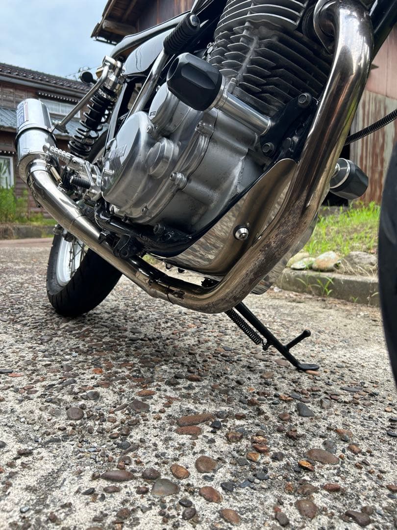 sr400ベルトラン製アンダーガード