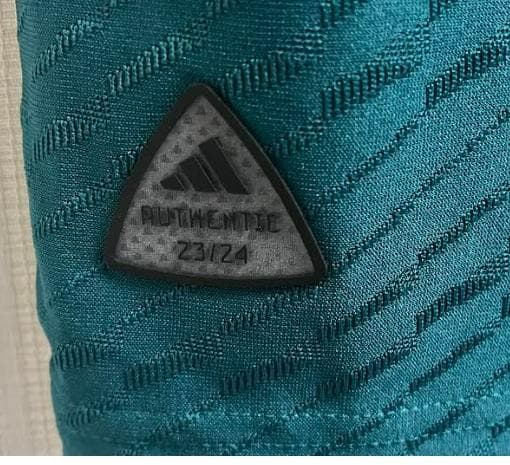 【送料無料】 アーセナル　冨安健洋　オーセンティック サード（M）2023-24