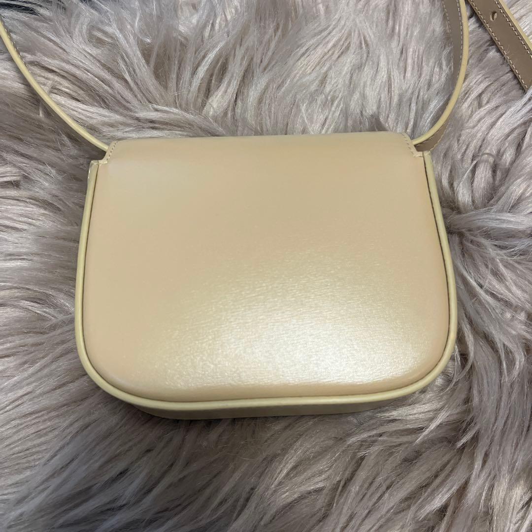 CELINE ミニ クロード シャイニーカーフスキン オーツベージュ