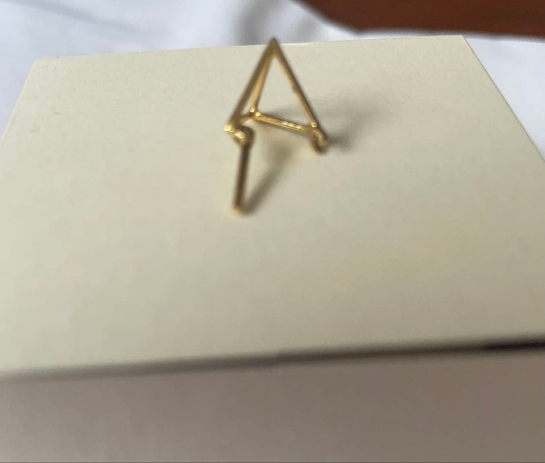 SHIHARA ゴールド三角ピアス(片耳用)
