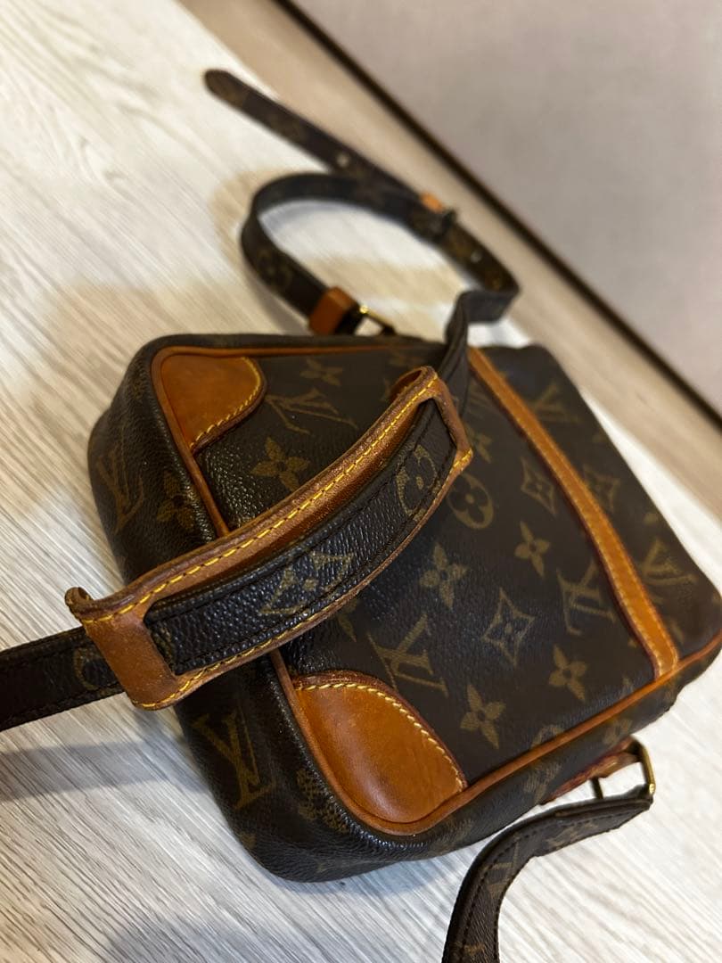 ルイヴィトン　ショルダーバッグ/613