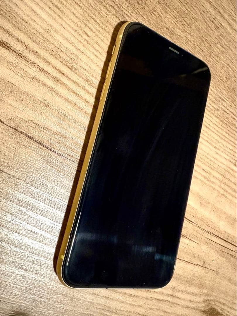 iPhone XR 本体(イエロー)