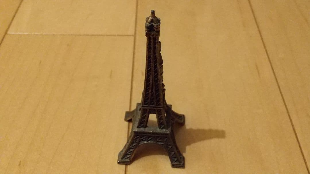 パリで購入したエッフェル塔 ミニチュア 置き物