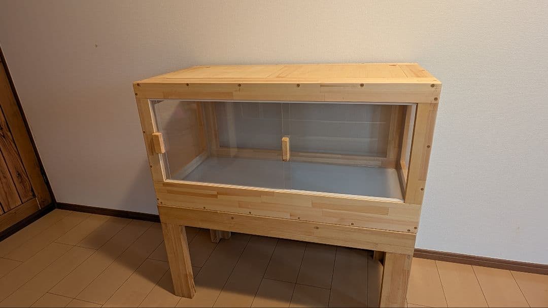 赤松集成材18ミリ幅90縦45奥行45全面アクリル板仕様 蜜蝋オイル仕上げ！